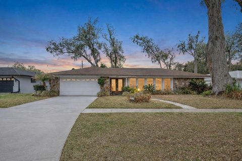 Maisons à vendre à Conway : votre prochaine adresse en Floride commence ici ! 5 - Jen Dantas 4210 STONEWALL DRIVE ORLANDO FL 32812