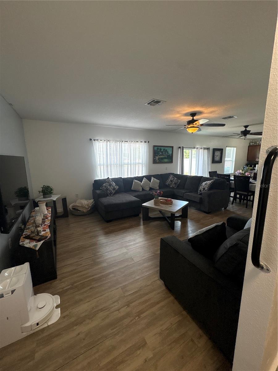 LAKESIDE LANDINGS PH 01 - Residential