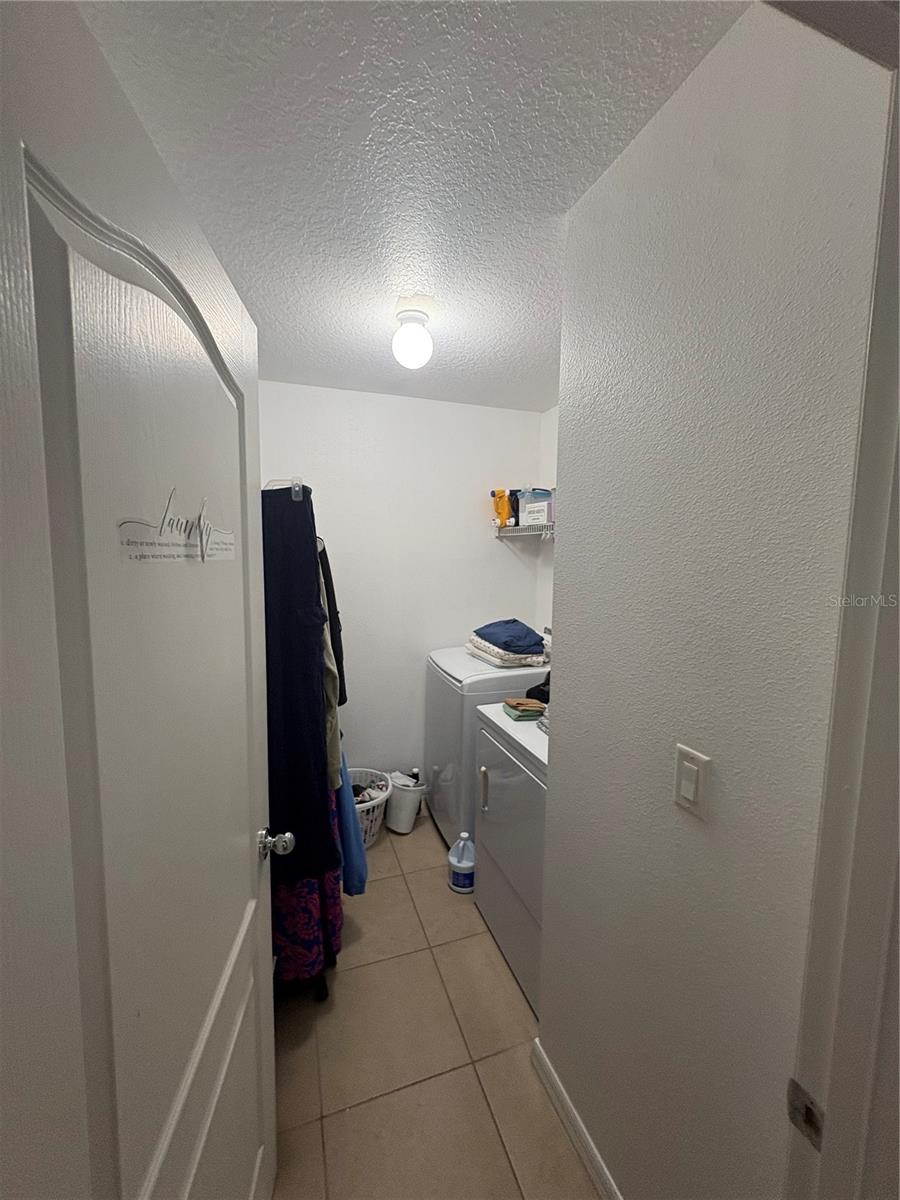 LAKESIDE LANDINGS PH 01 - Residential