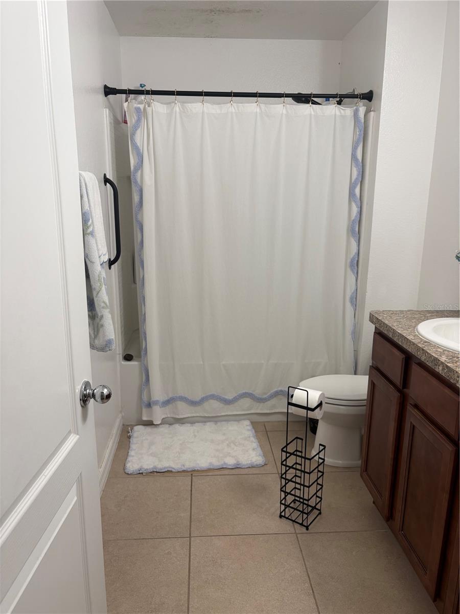 LAKESIDE LANDINGS PH 01 - Residential