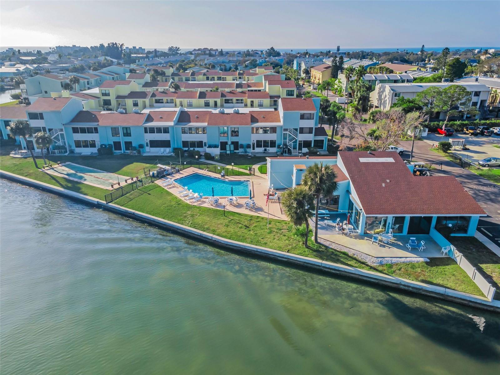 WINDRUSH COVE PH 1 CONDO - Residential