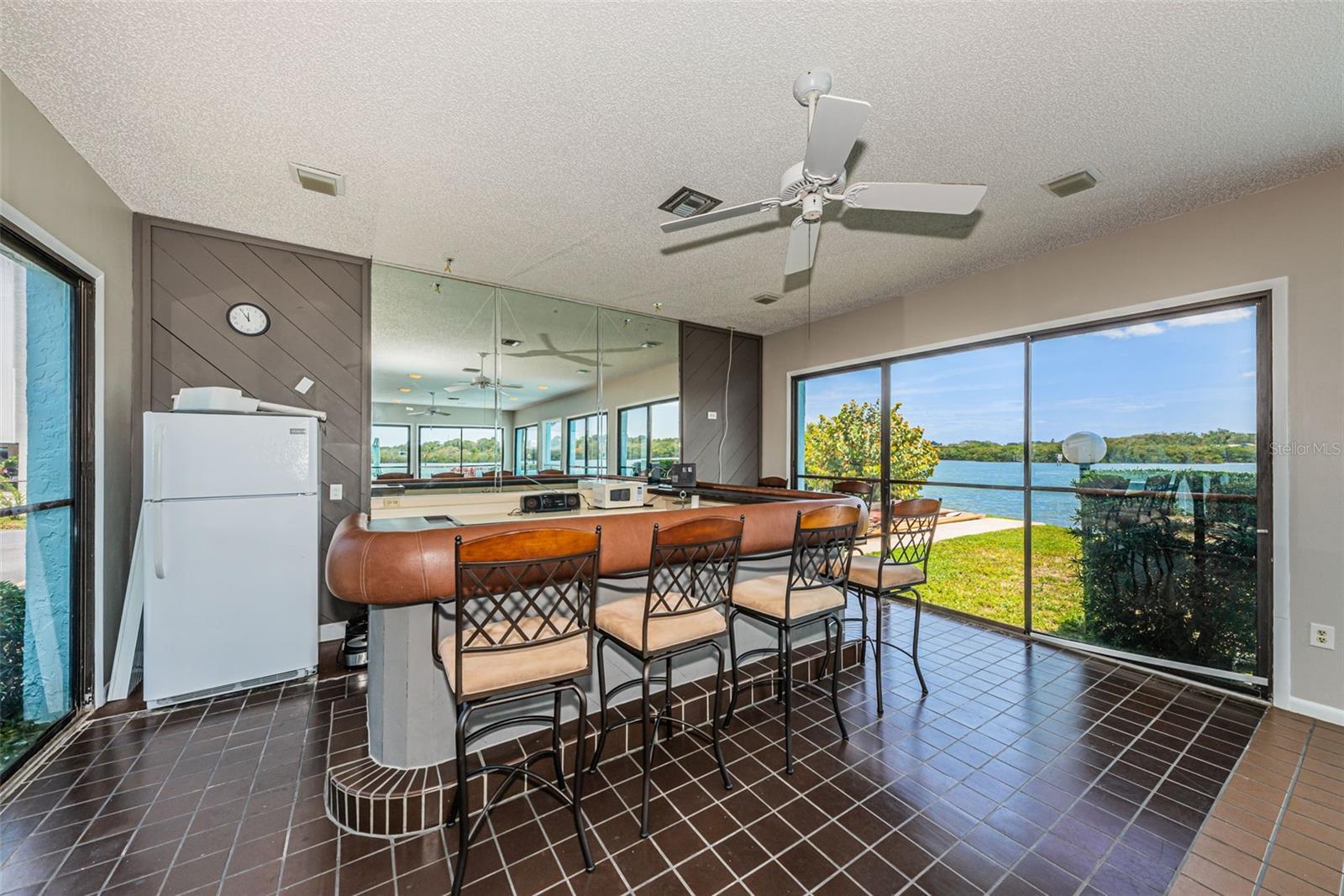 WINDRUSH COVE PH 1 CONDO - Residential