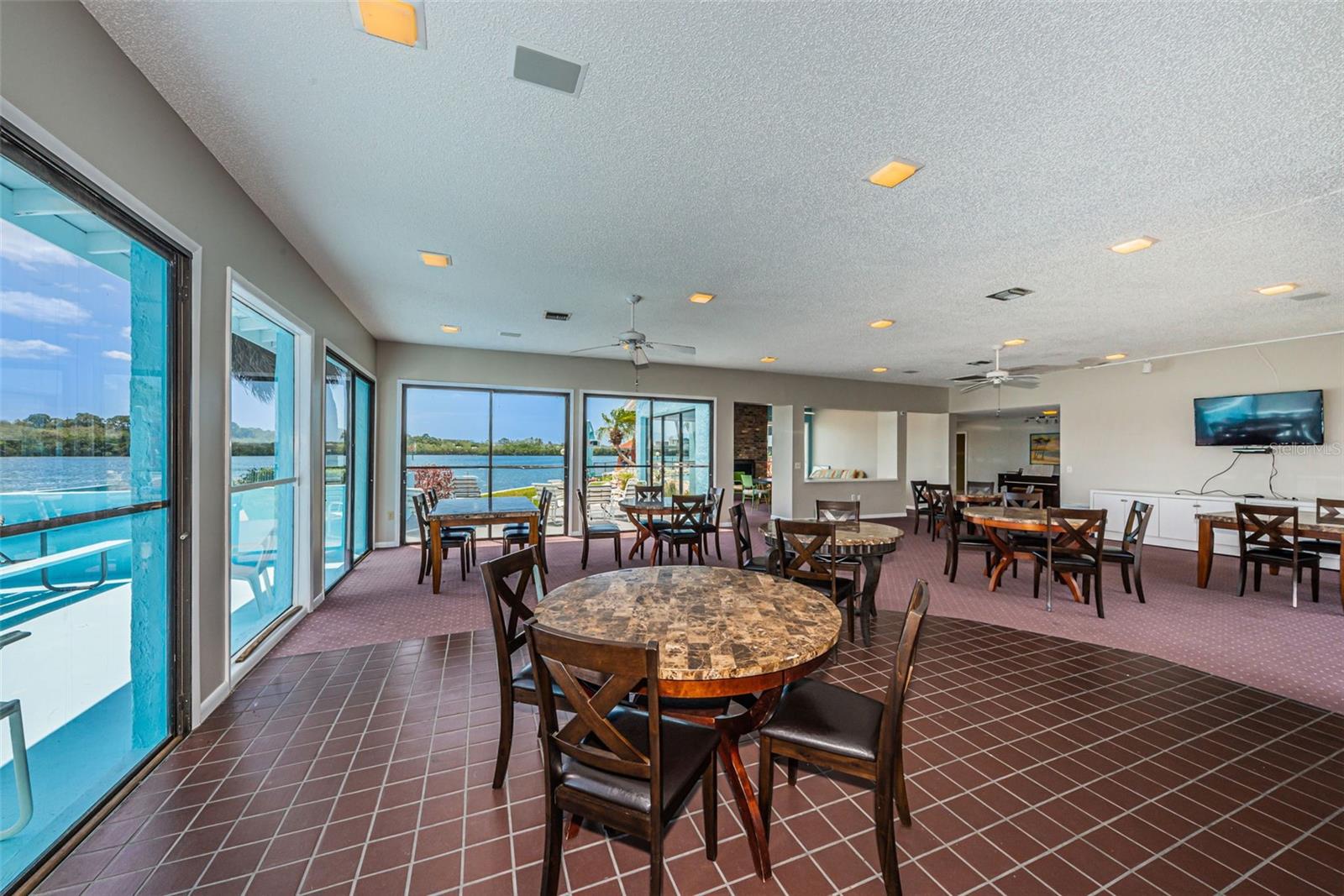 WINDRUSH COVE PH 1 CONDO - Residential