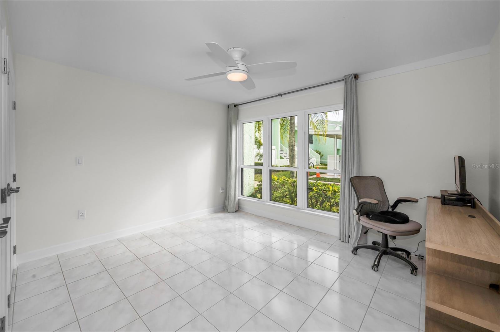 WINDRUSH COVE PH 1 CONDO - Residential