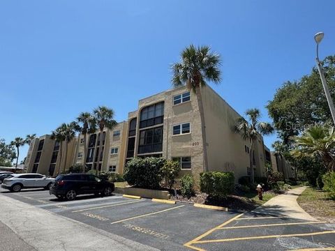 11485 OAKHURST ROAD 319 LARGO FL 33774