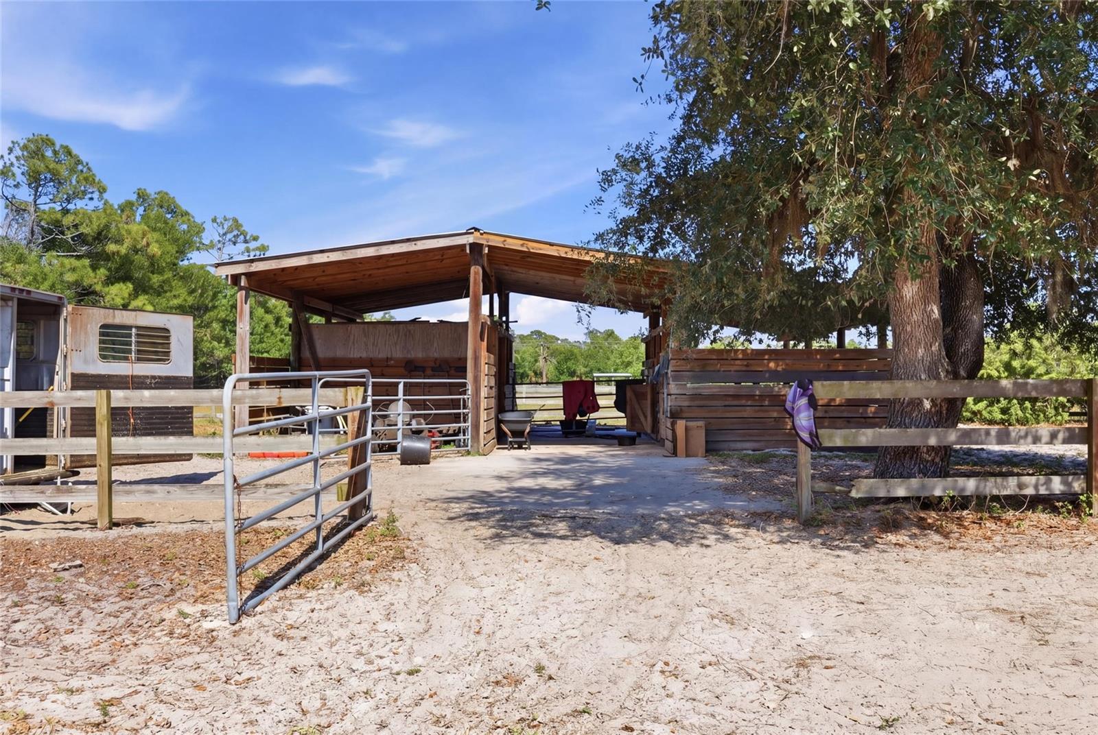 WELLINGTON ACRES - Residential