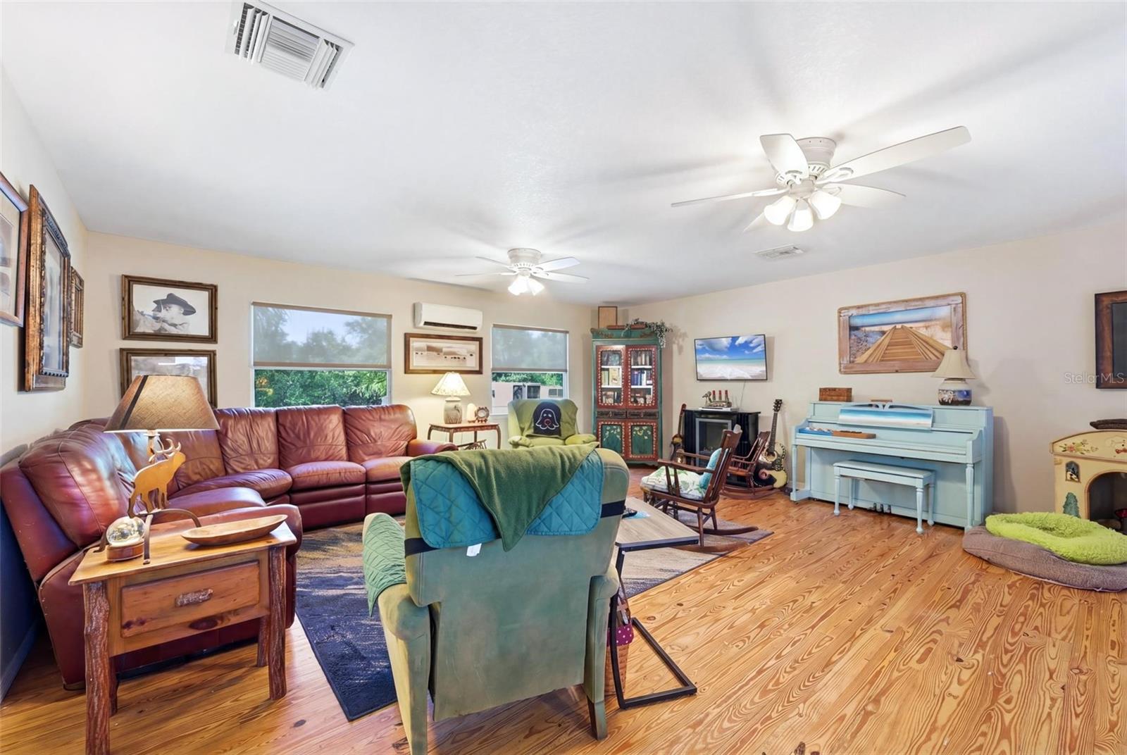 WELLINGTON ACRES - Residential