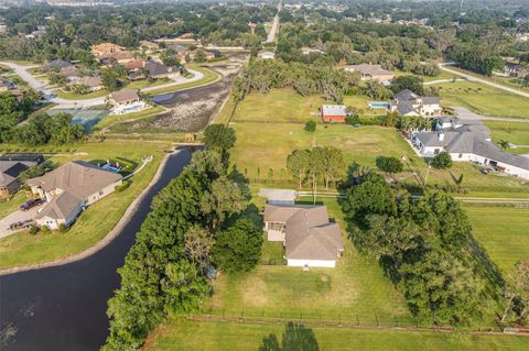 A home in LAKELAND