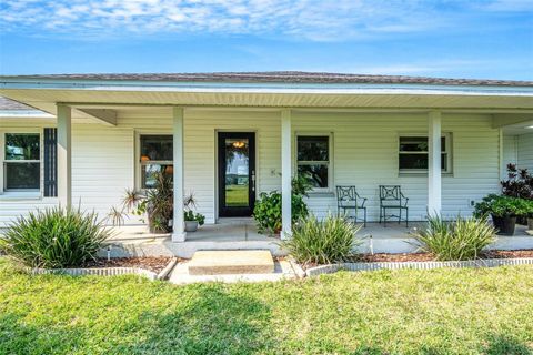 A home in LAKELAND