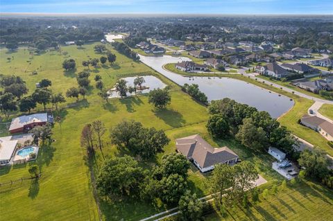 A home in LAKELAND