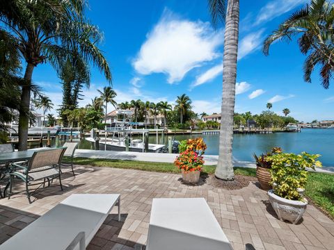 A home in LONGBOAT KEY