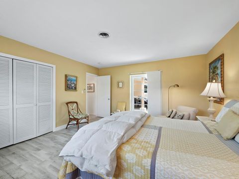 A home in LONGBOAT KEY