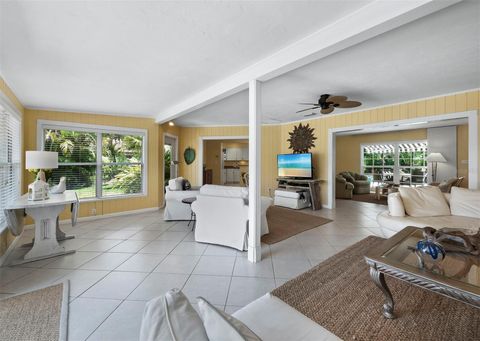 A home in LONGBOAT KEY