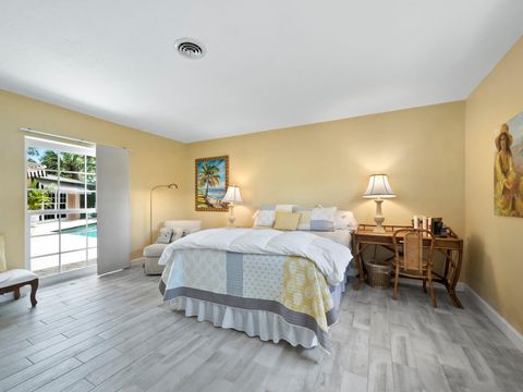 A home in LONGBOAT KEY