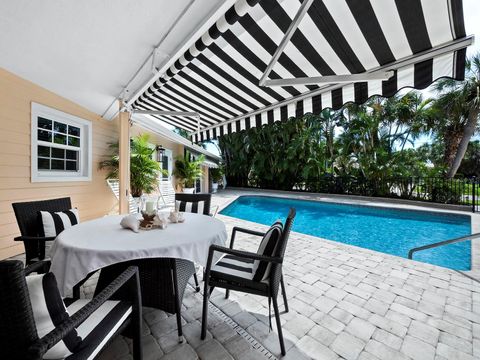 A home in LONGBOAT KEY