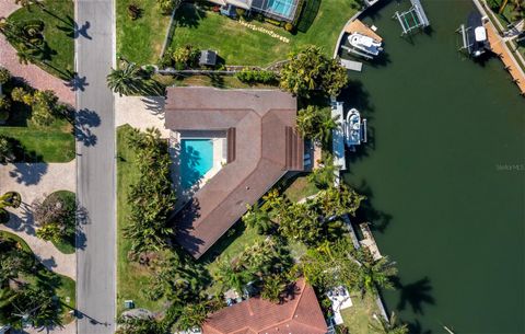 A home in LONGBOAT KEY