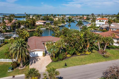 A home in LONGBOAT KEY