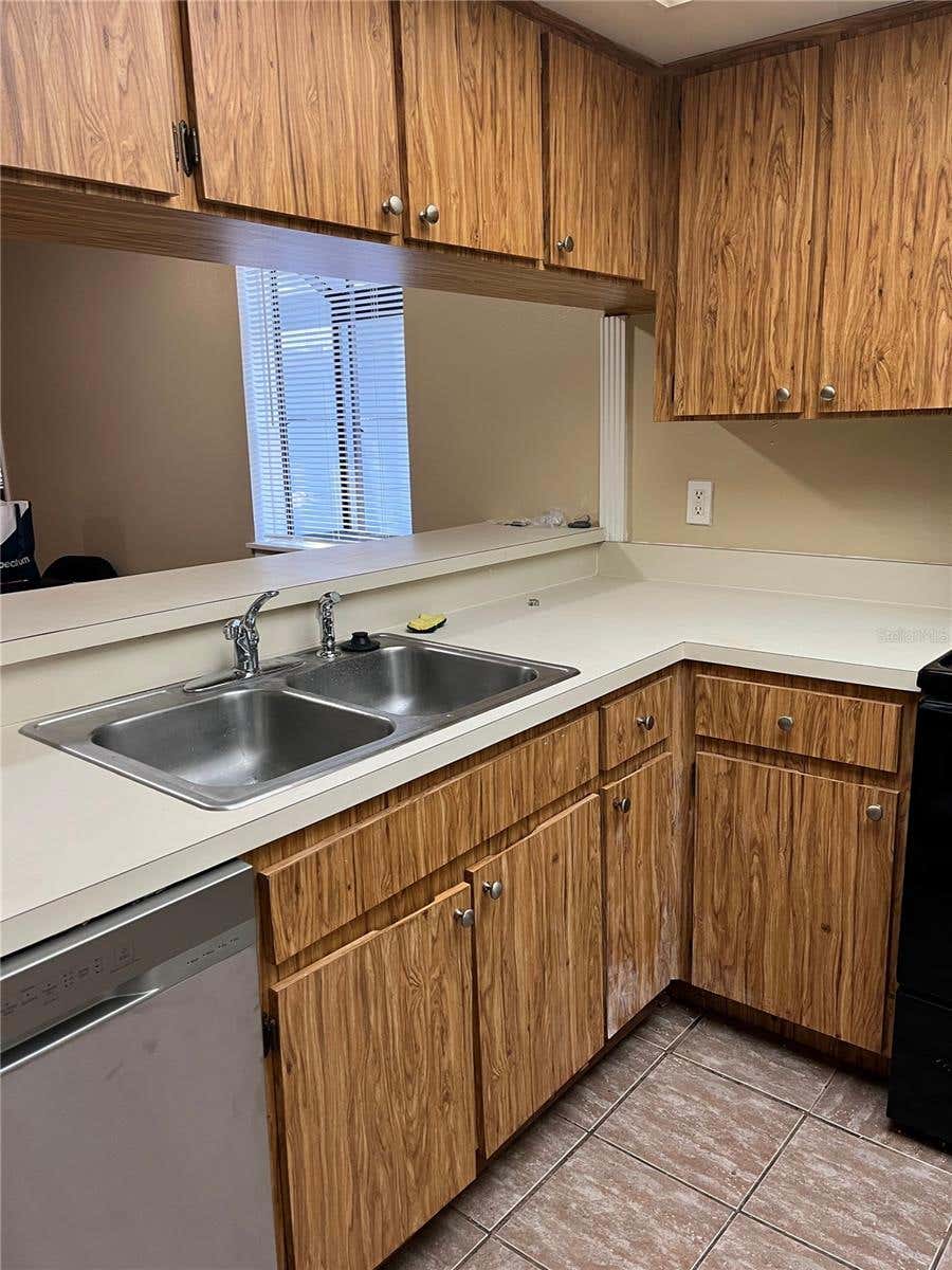 Photo of 39650 Us Highway 19 N #576, Tarpon Springs, FL 34689 (MLS # TB8537699)