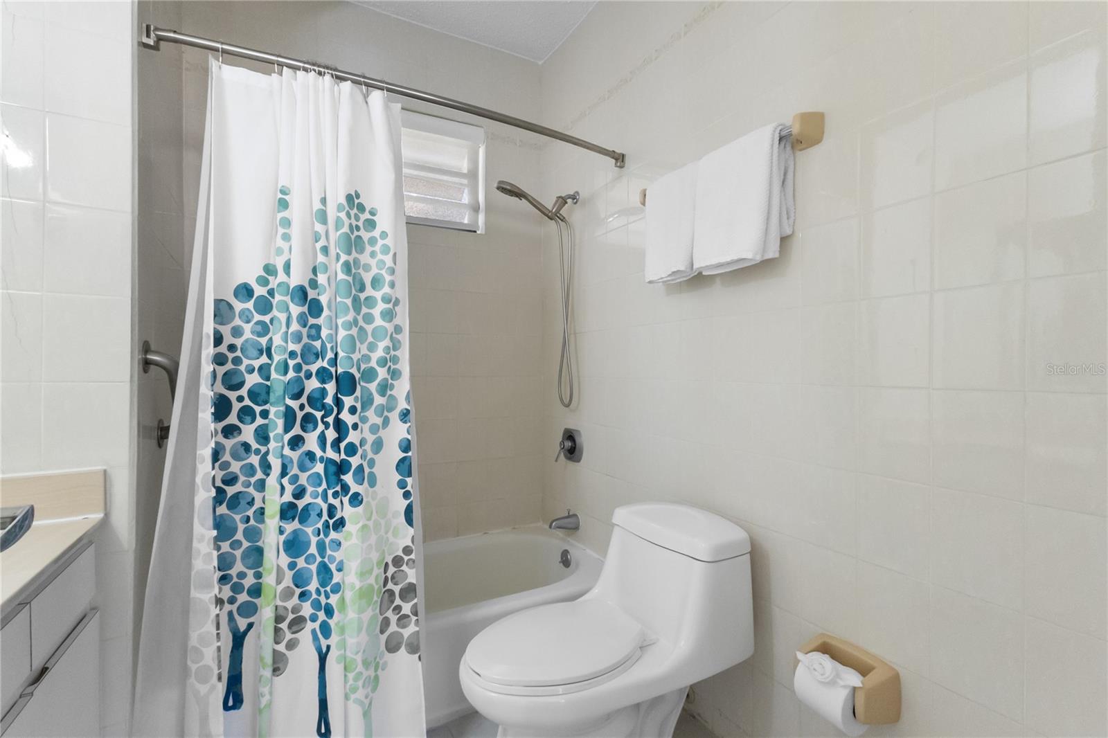 CRESCENT BEACH - Residential