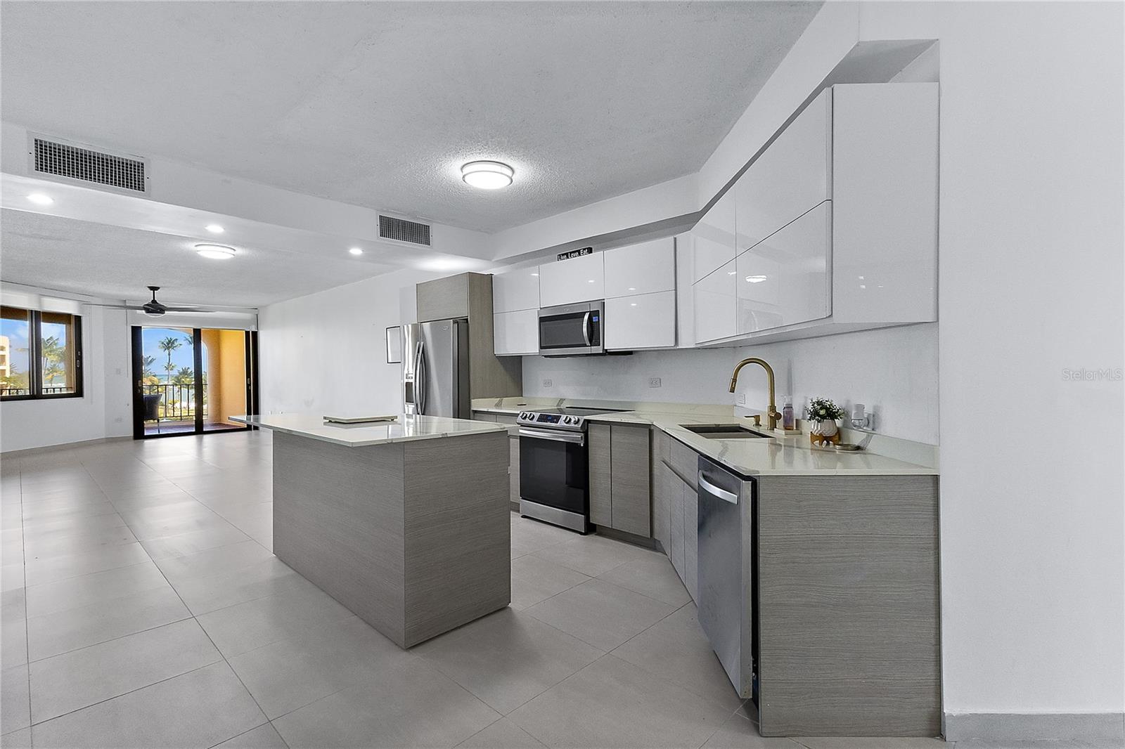 CRESCENT BEACH - Residential