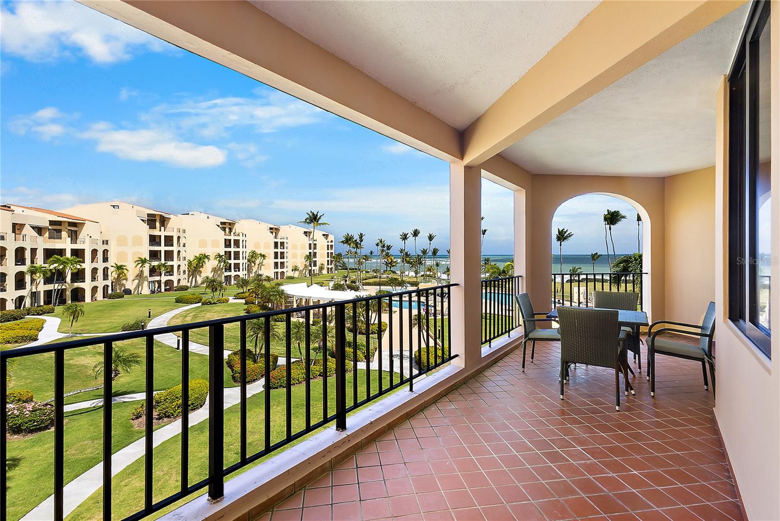 CRESCENT BEACH - Residential