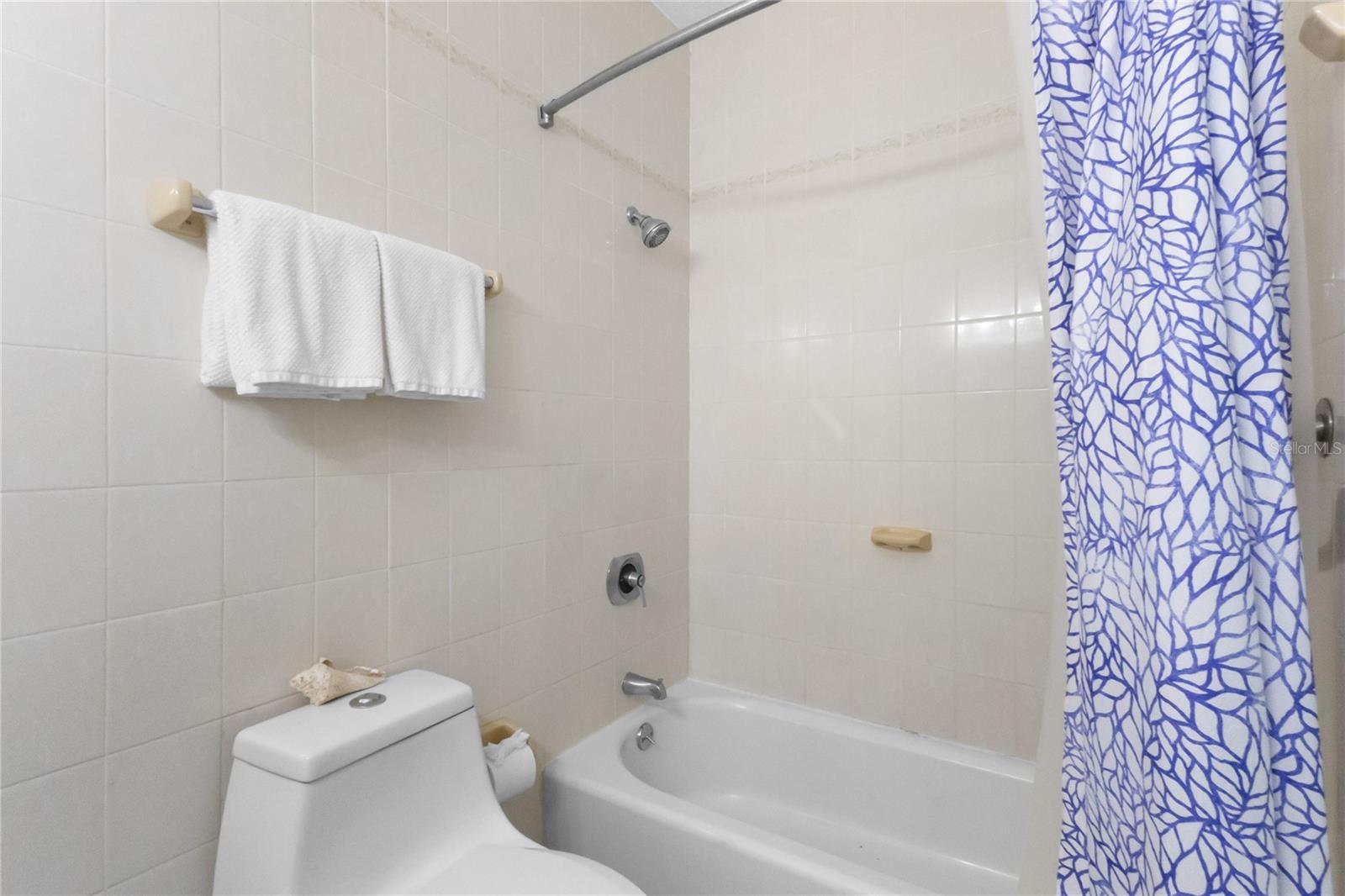 CRESCENT BEACH - Residential