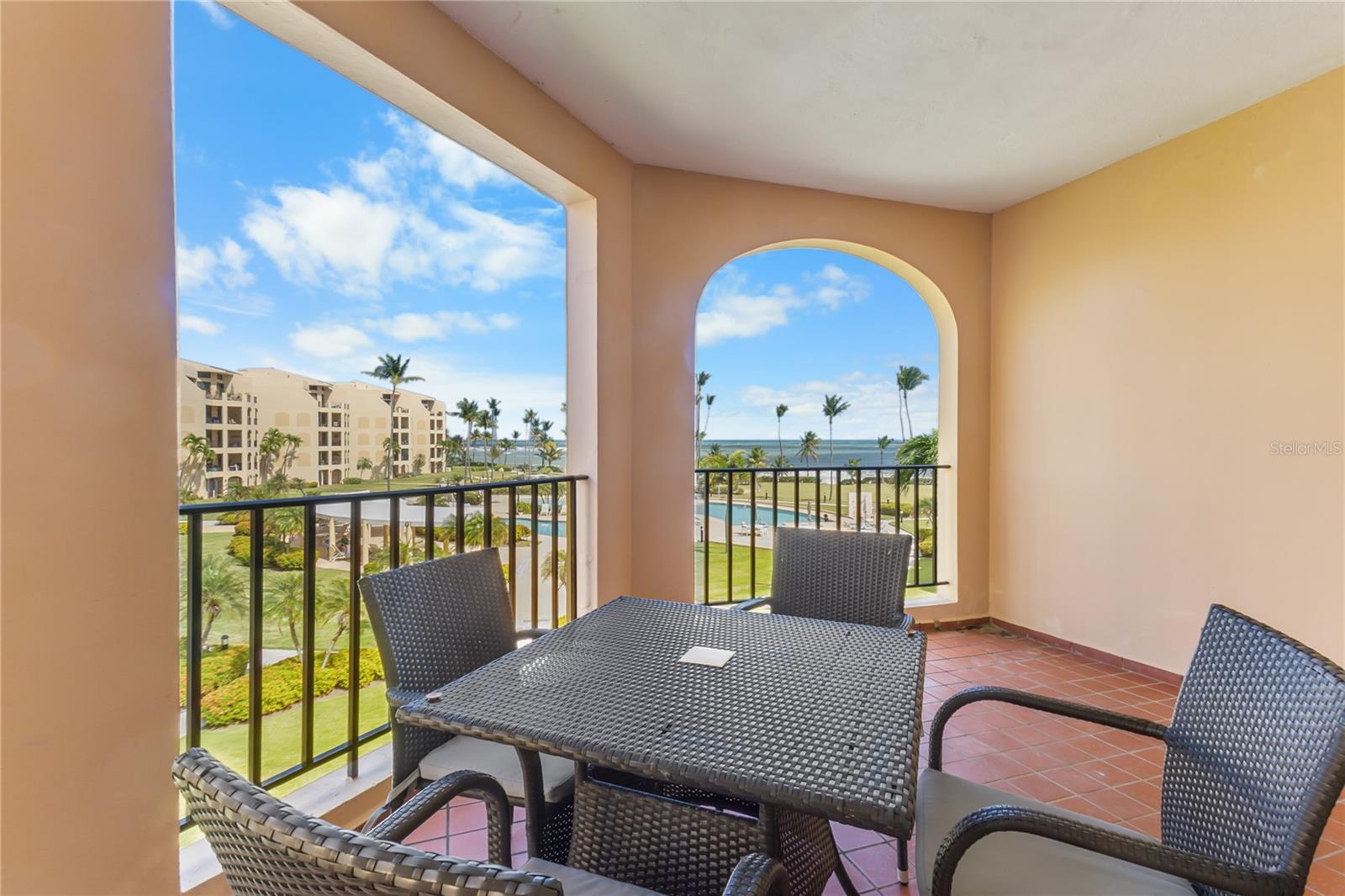 CRESCENT BEACH - Residential