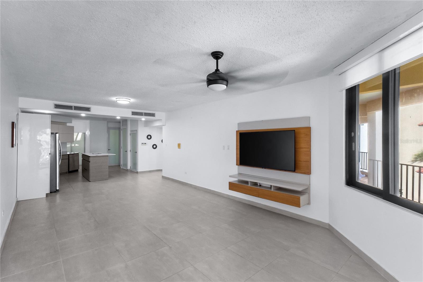 CRESCENT BEACH - Residential