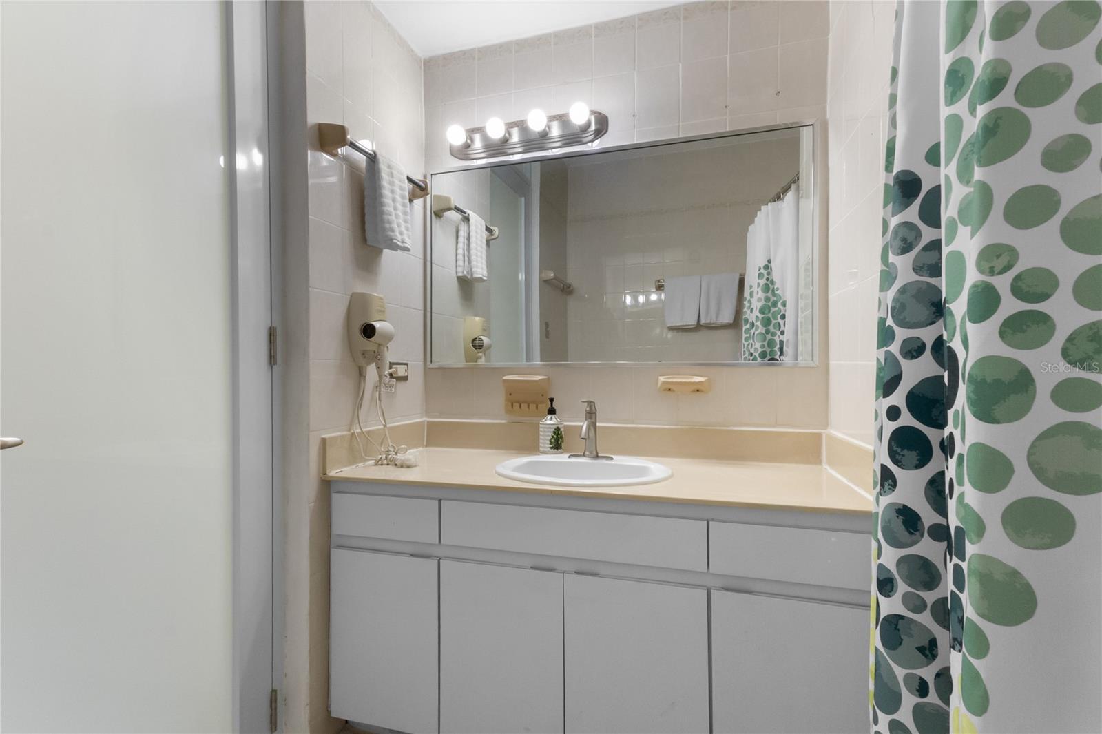 CRESCENT BEACH - Residential