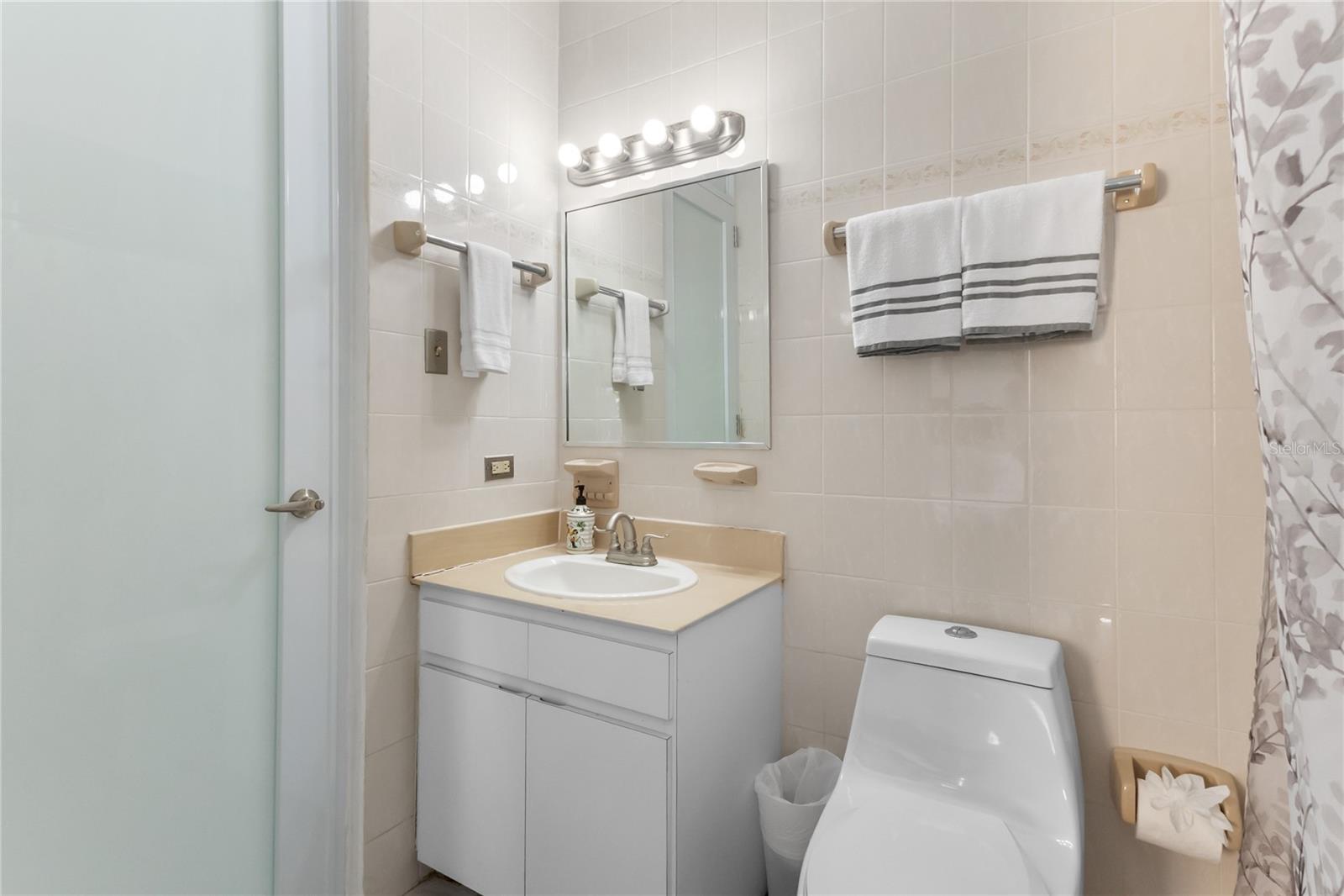 CRESCENT BEACH - Residential