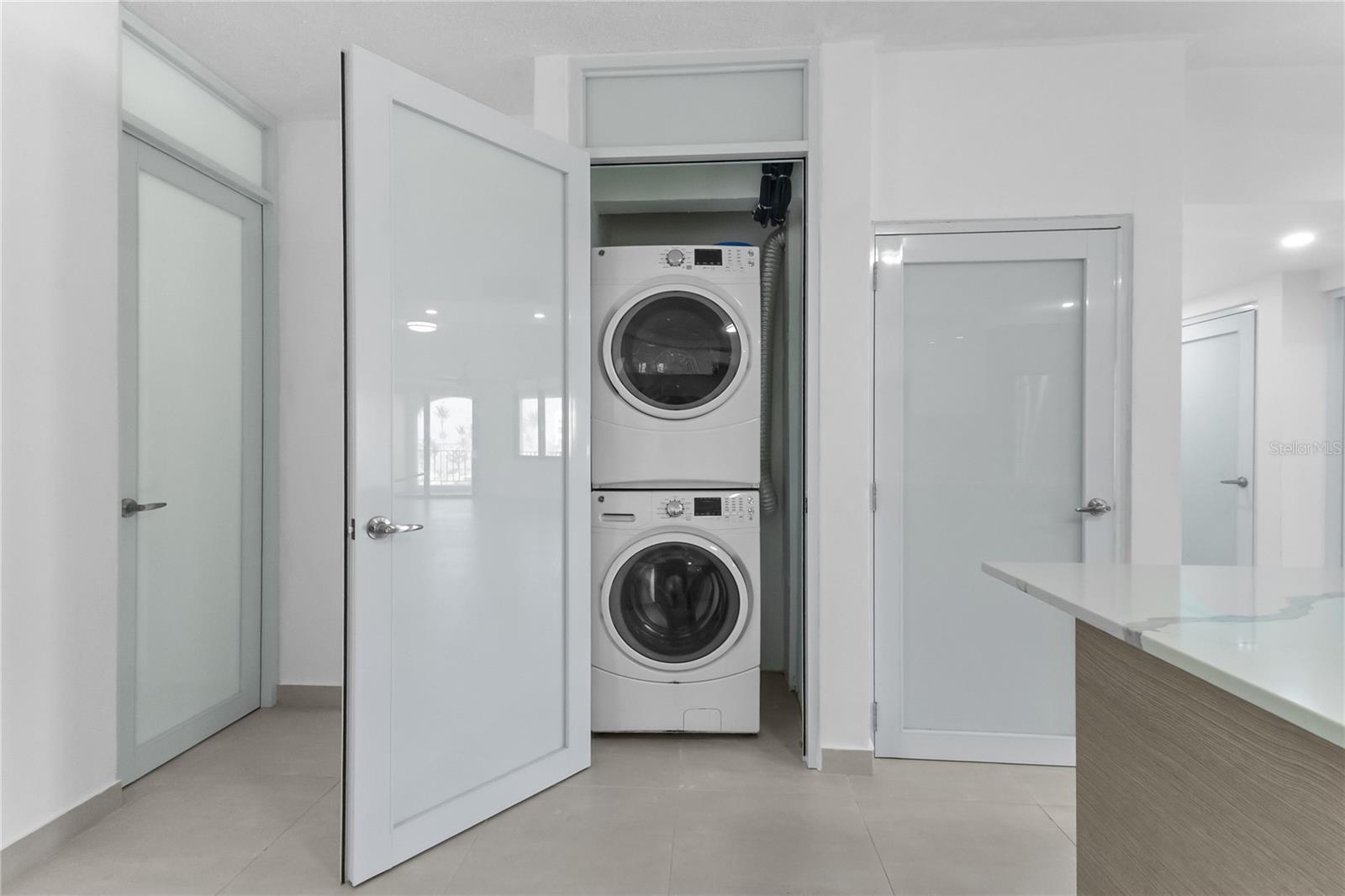 CRESCENT BEACH - Residential