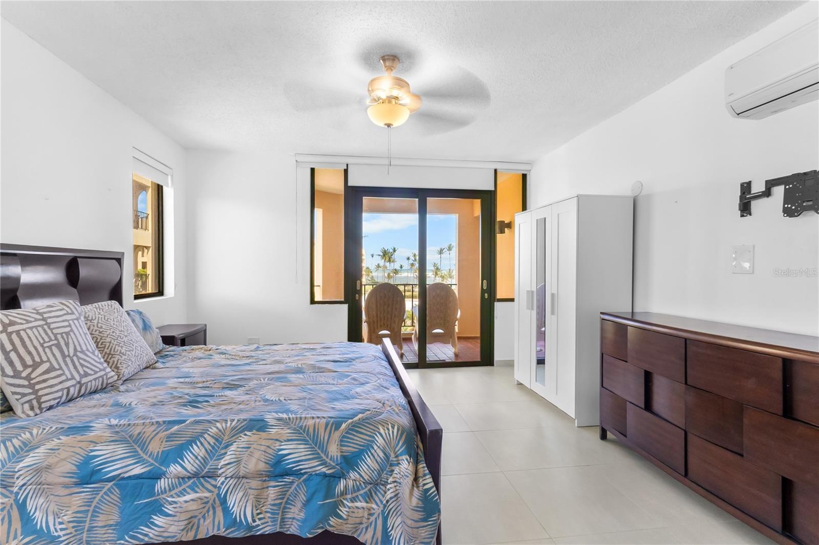 CRESCENT BEACH - Residential