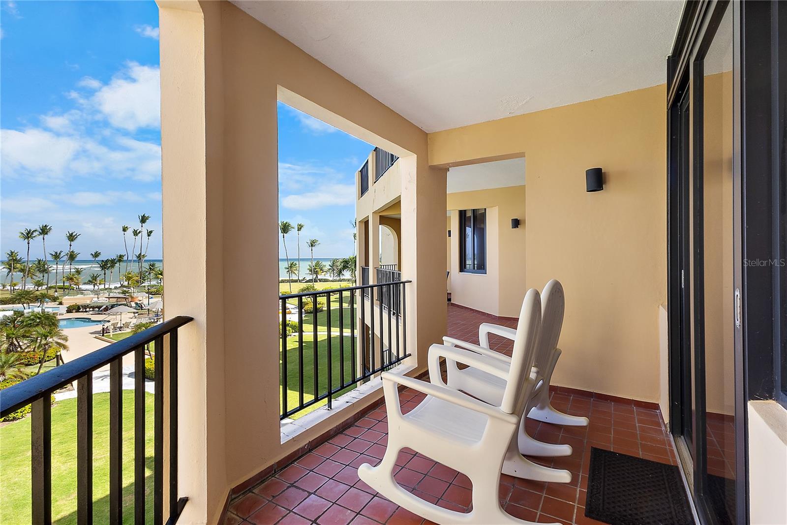 CRESCENT BEACH - Residential