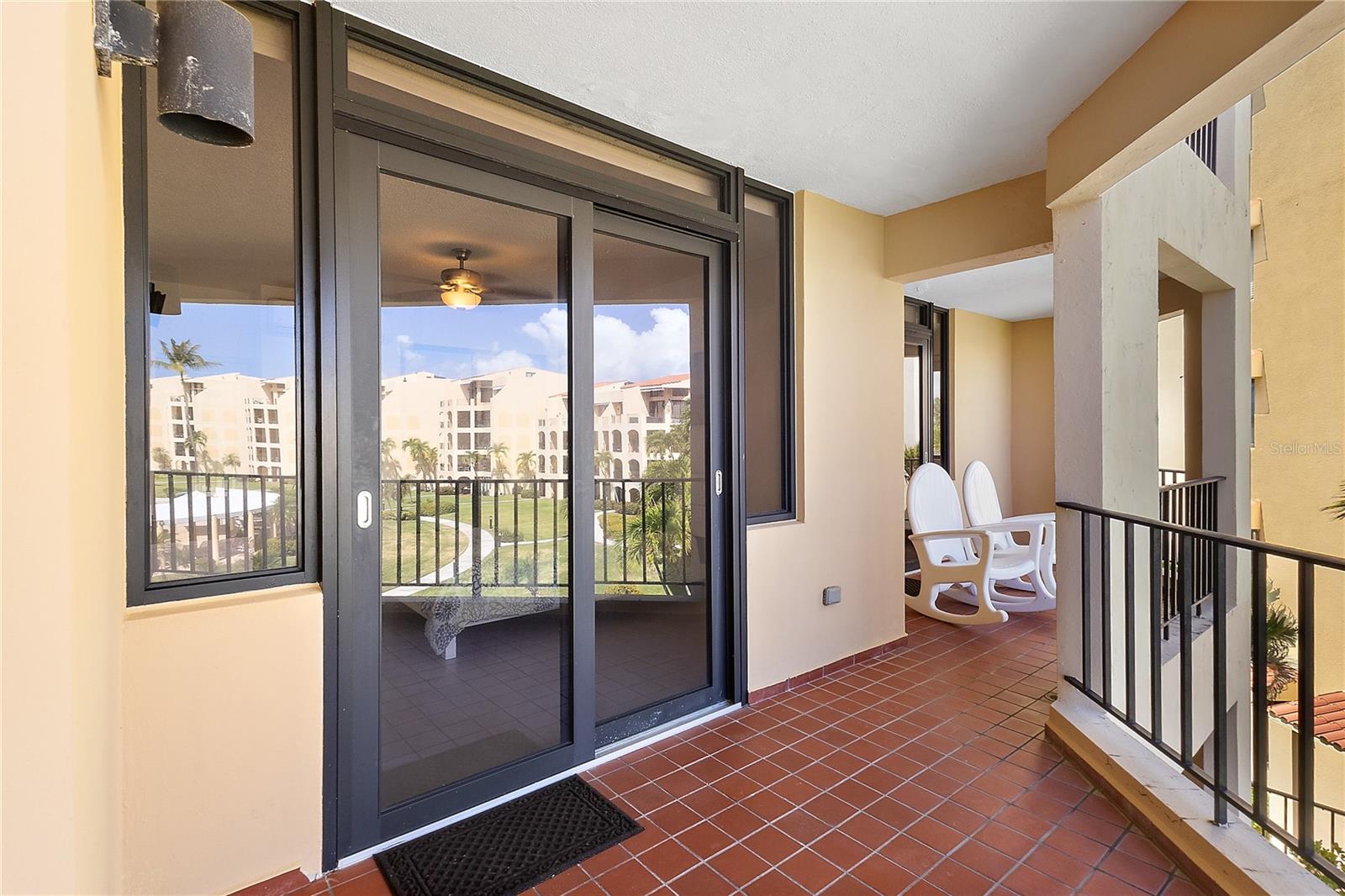 CRESCENT BEACH - Residential