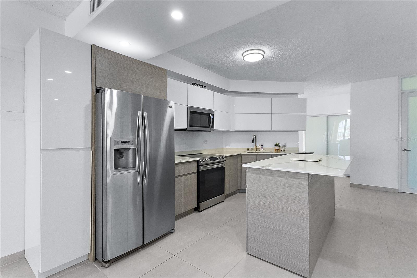 CRESCENT BEACH - Residential