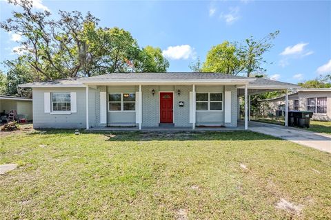 Photo of 5210 Grandview Drive, Orlando, FL 32808 (MLS # O6290359)