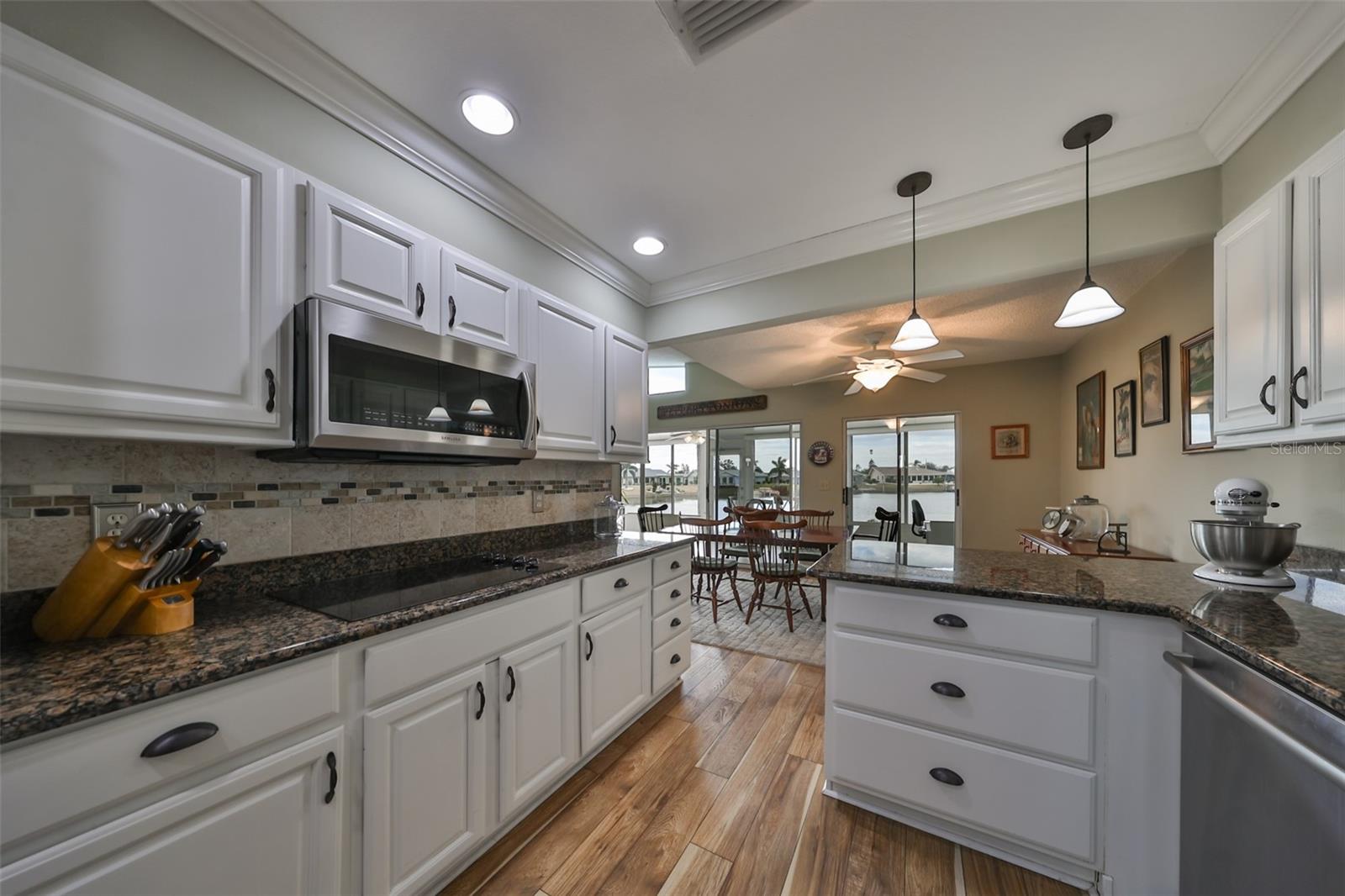 407 BLACKHAWK CIRCLE