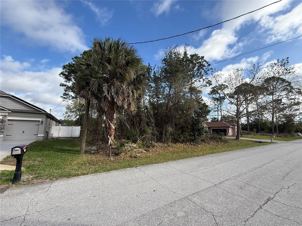 Photo of 91 Ferndale Ln, Palm Coast, FL 32137 (MLS # FC316836)