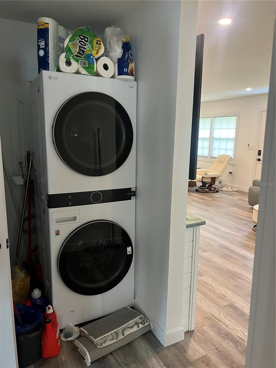 SHADY OAKS - Residential