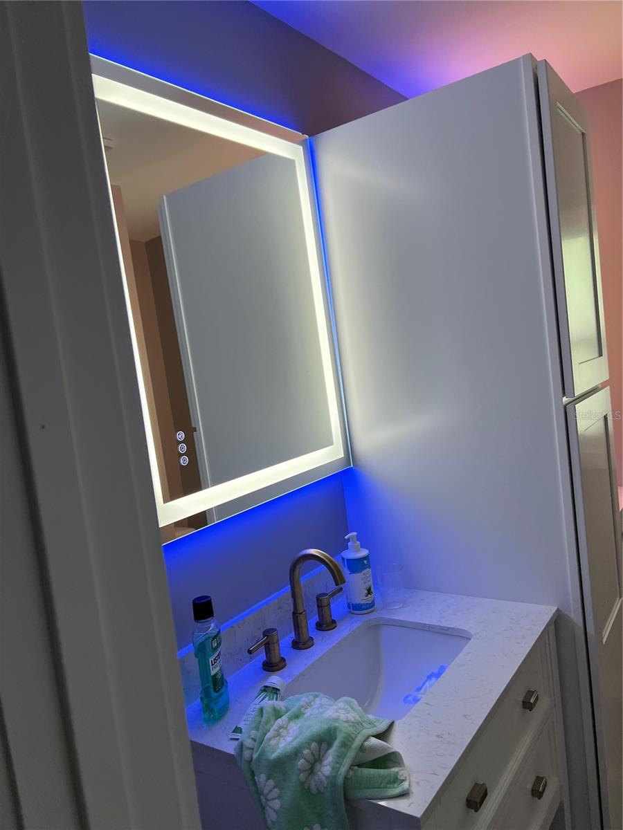 SHADY OAKS - Residential