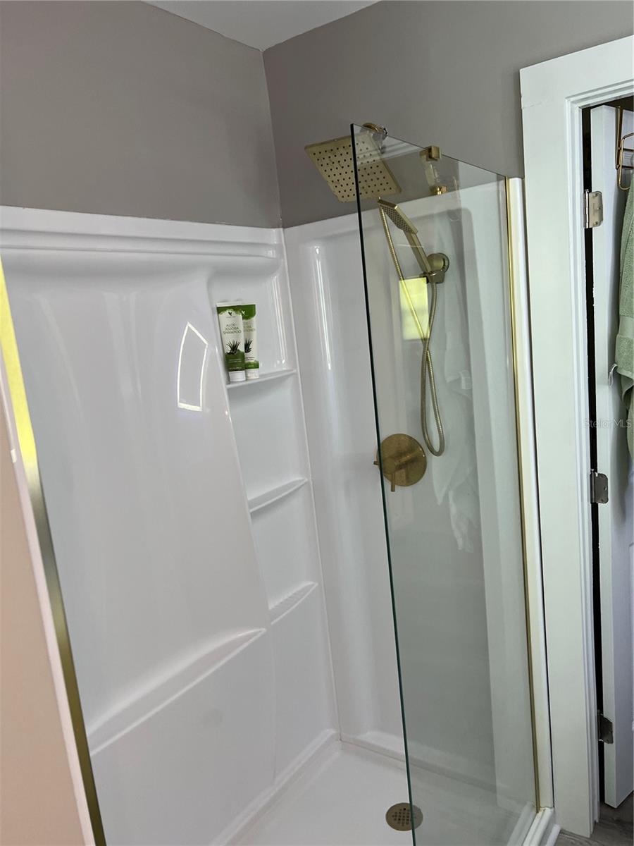 SHADY OAKS - Residential