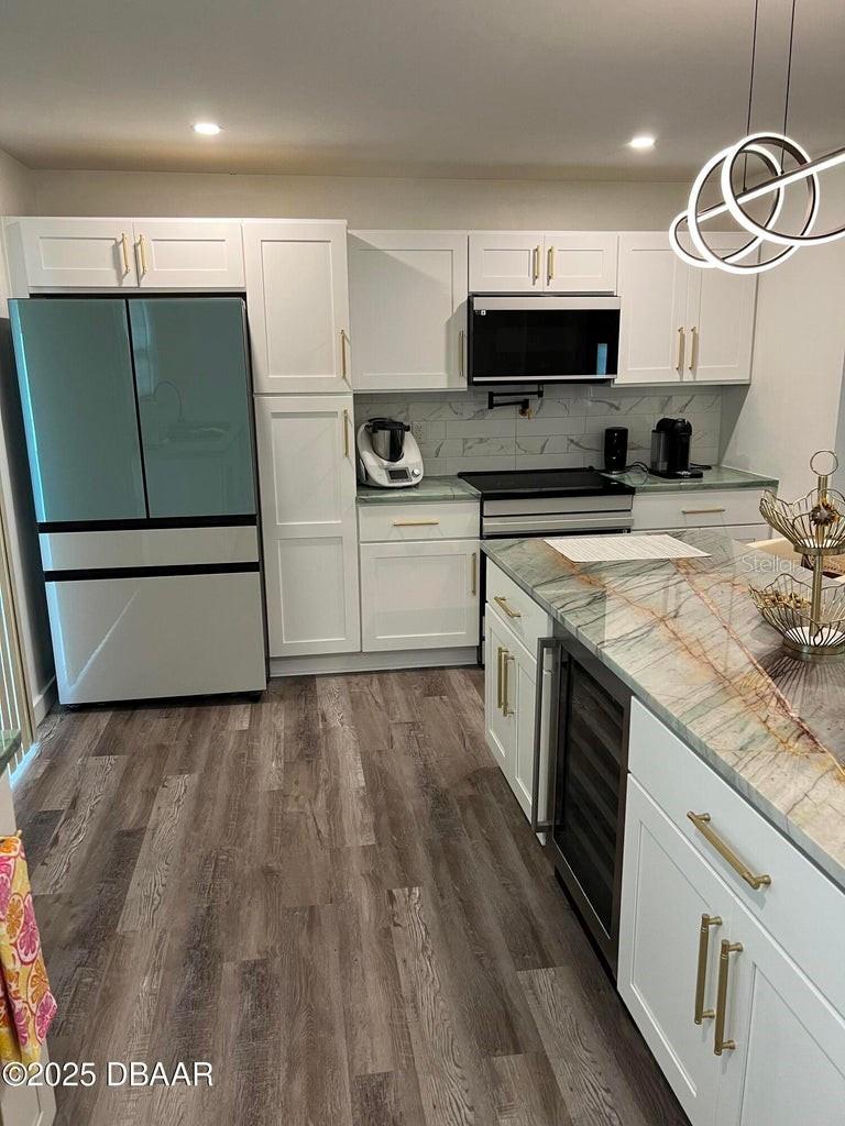 SHADY OAKS - Residential