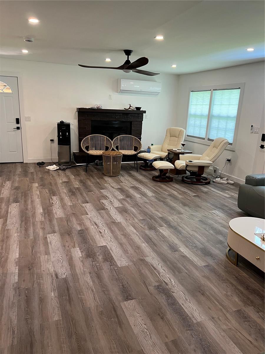 SHADY OAKS - Residential