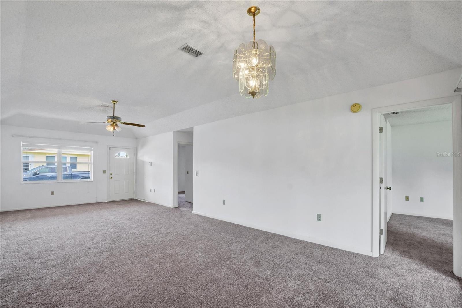 COLONNADES PH 01 - Residential