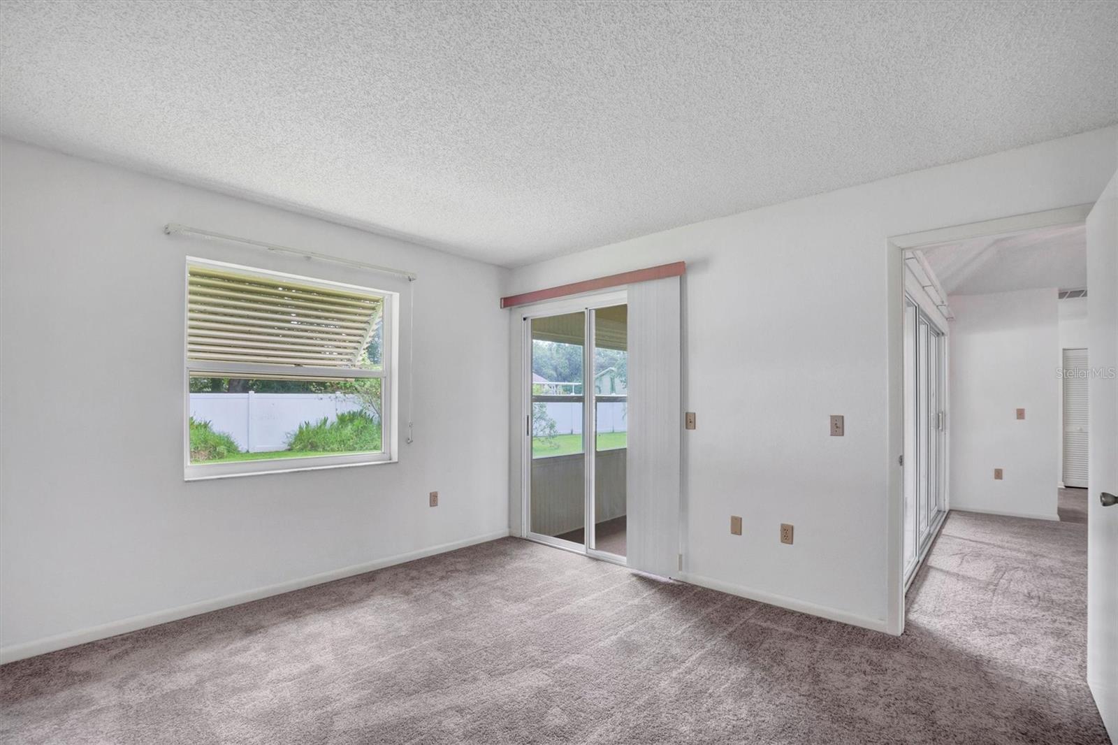 COLONNADES PH 01 - Residential