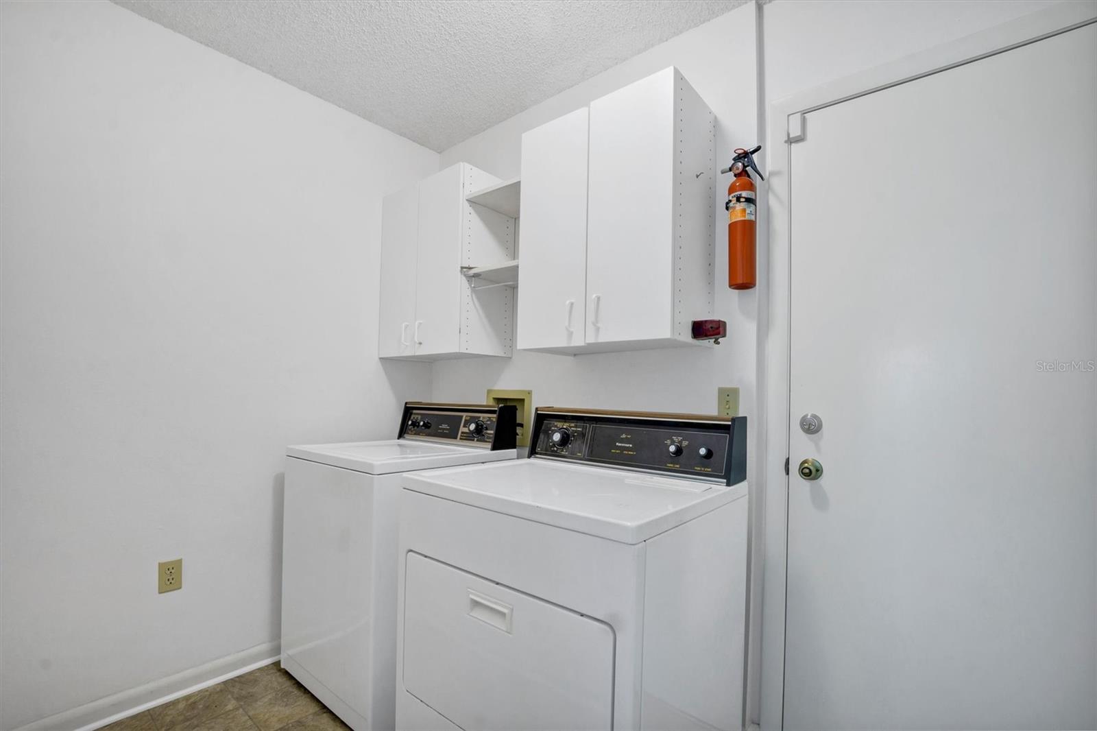 COLONNADES PH 01 - Residential