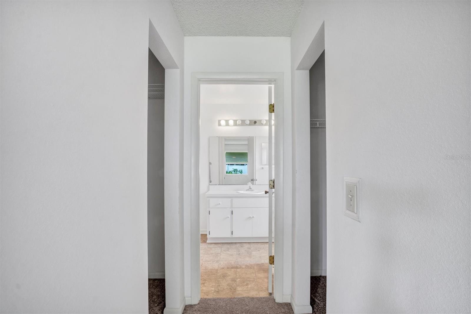 COLONNADES PH 01 - Residential