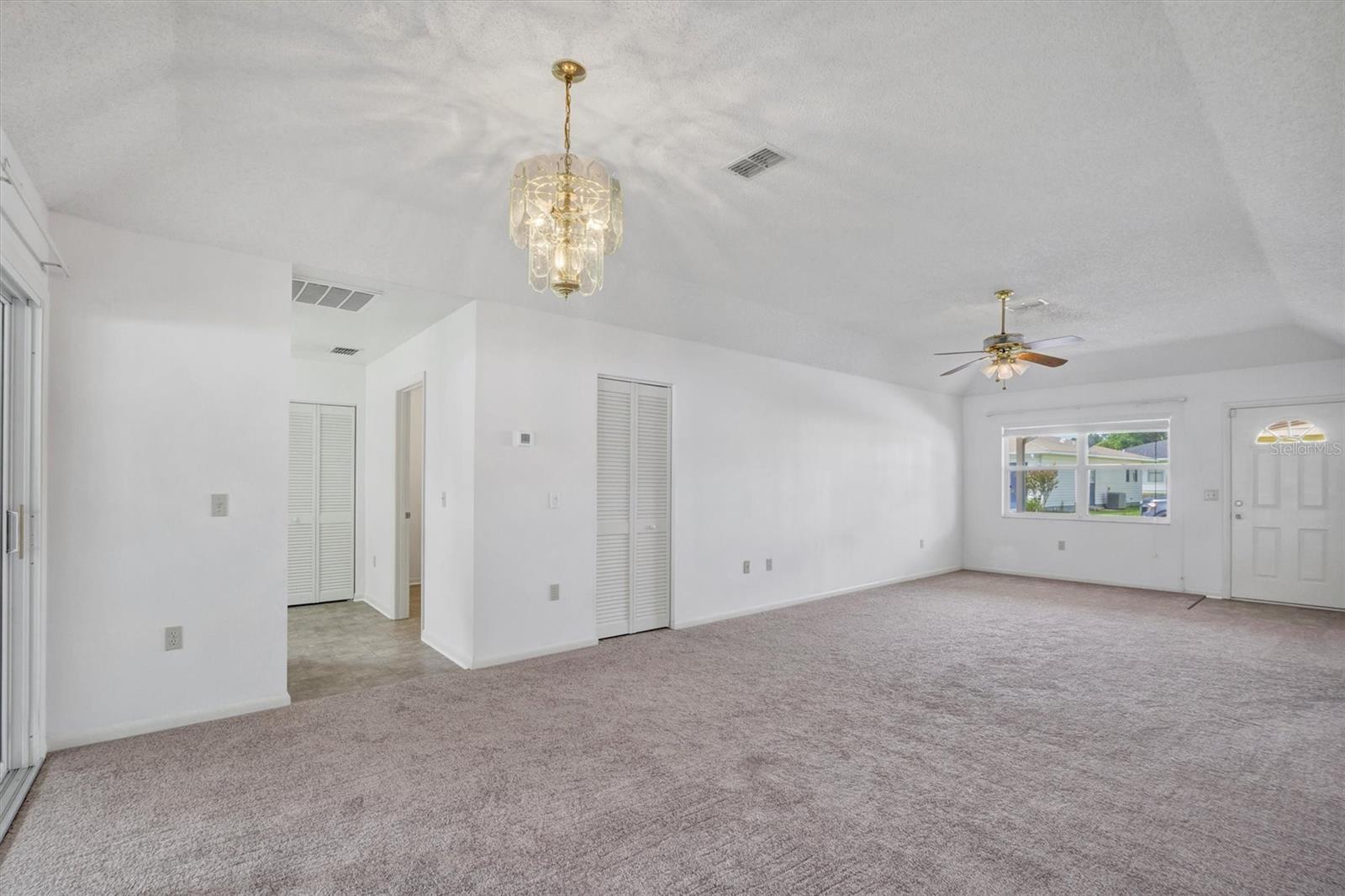 COLONNADES PH 01 - Residential