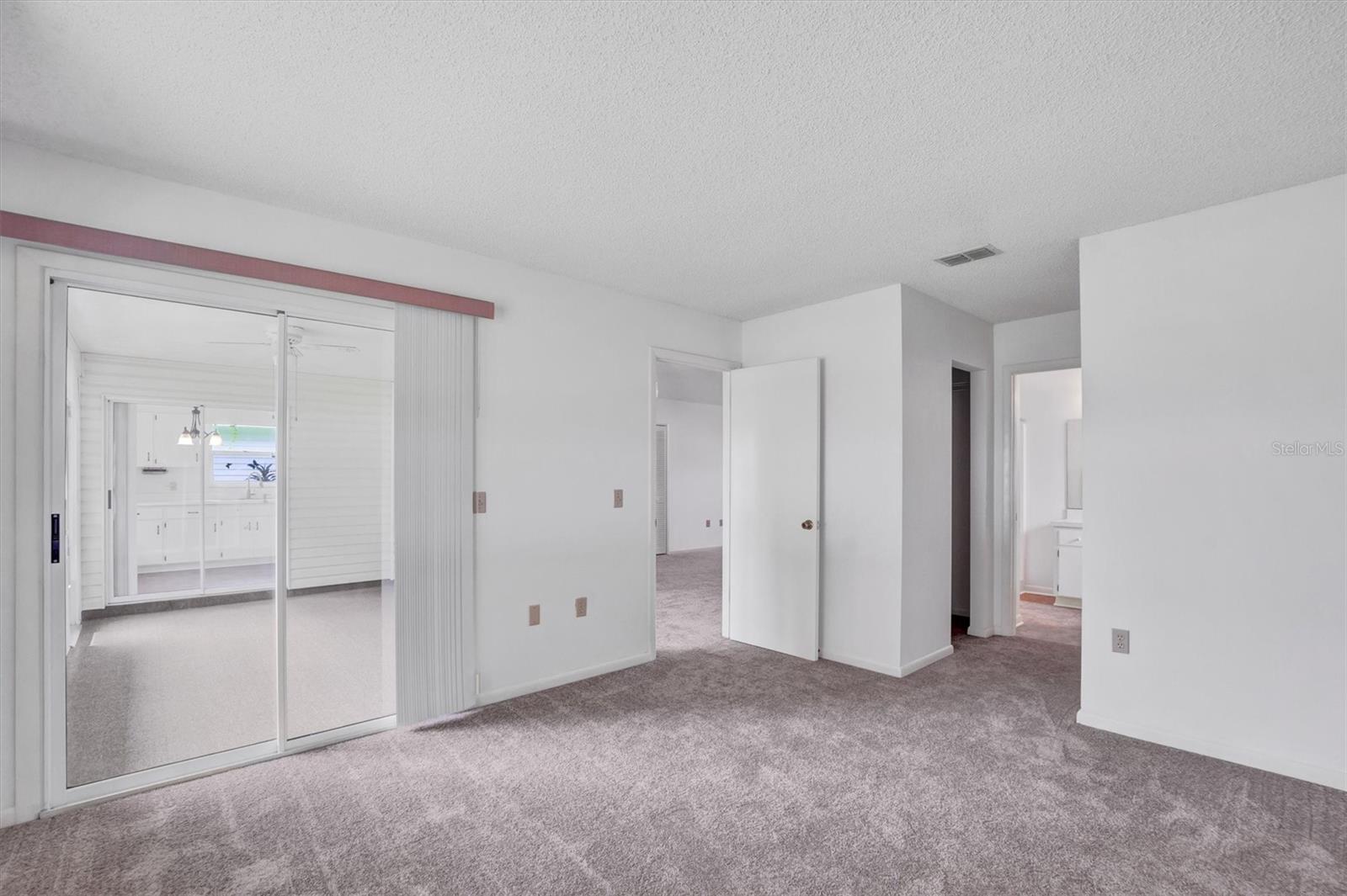 COLONNADES PH 01 - Residential