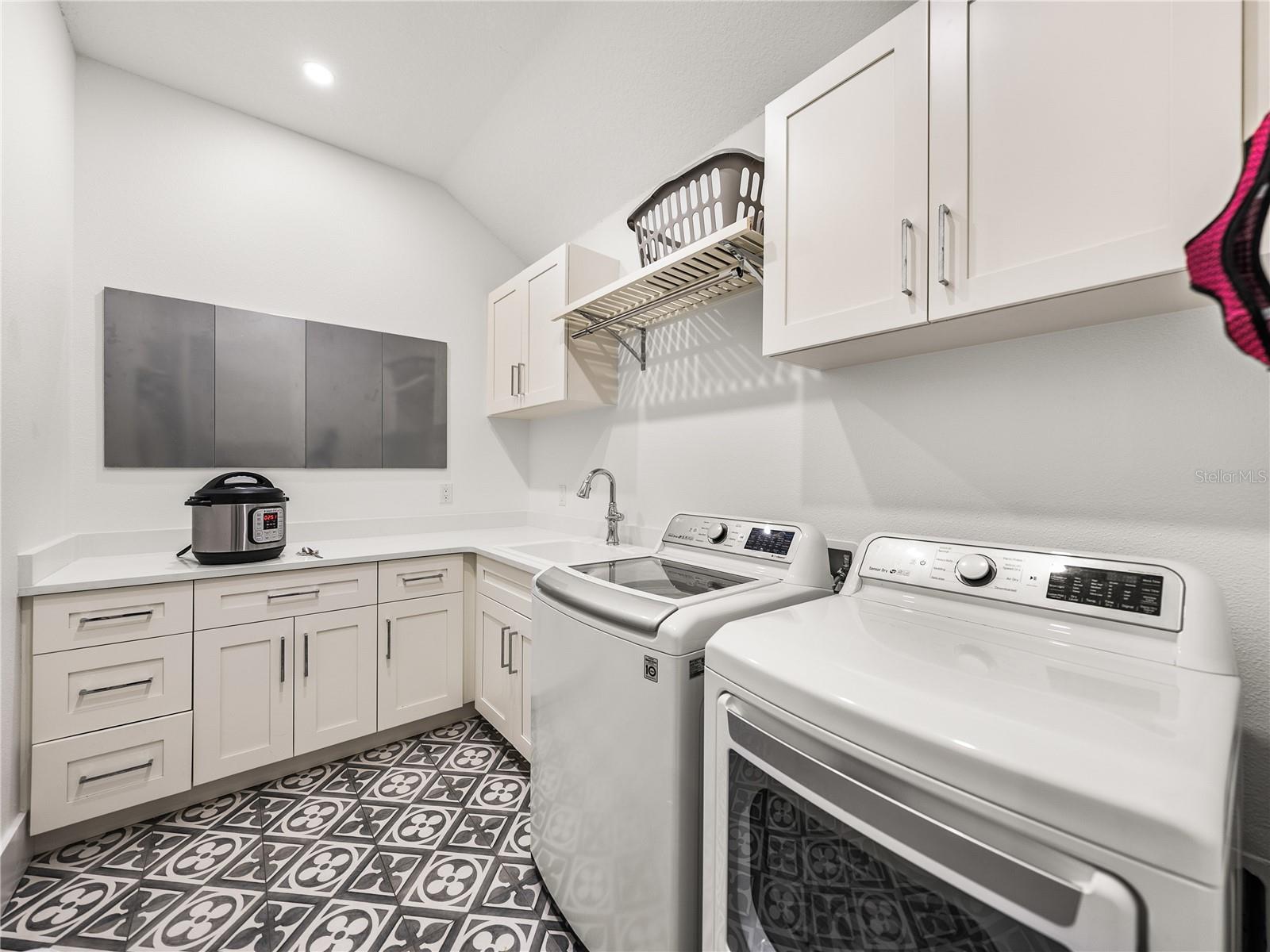 MIRABAY PH 1B-1/2A-1/3B-1 - Residential